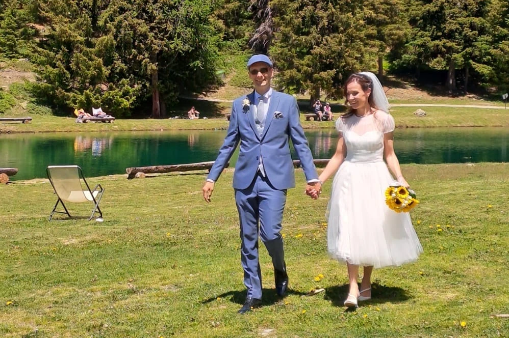 Due abiti da sposa per un matrimonio a 2000 metri